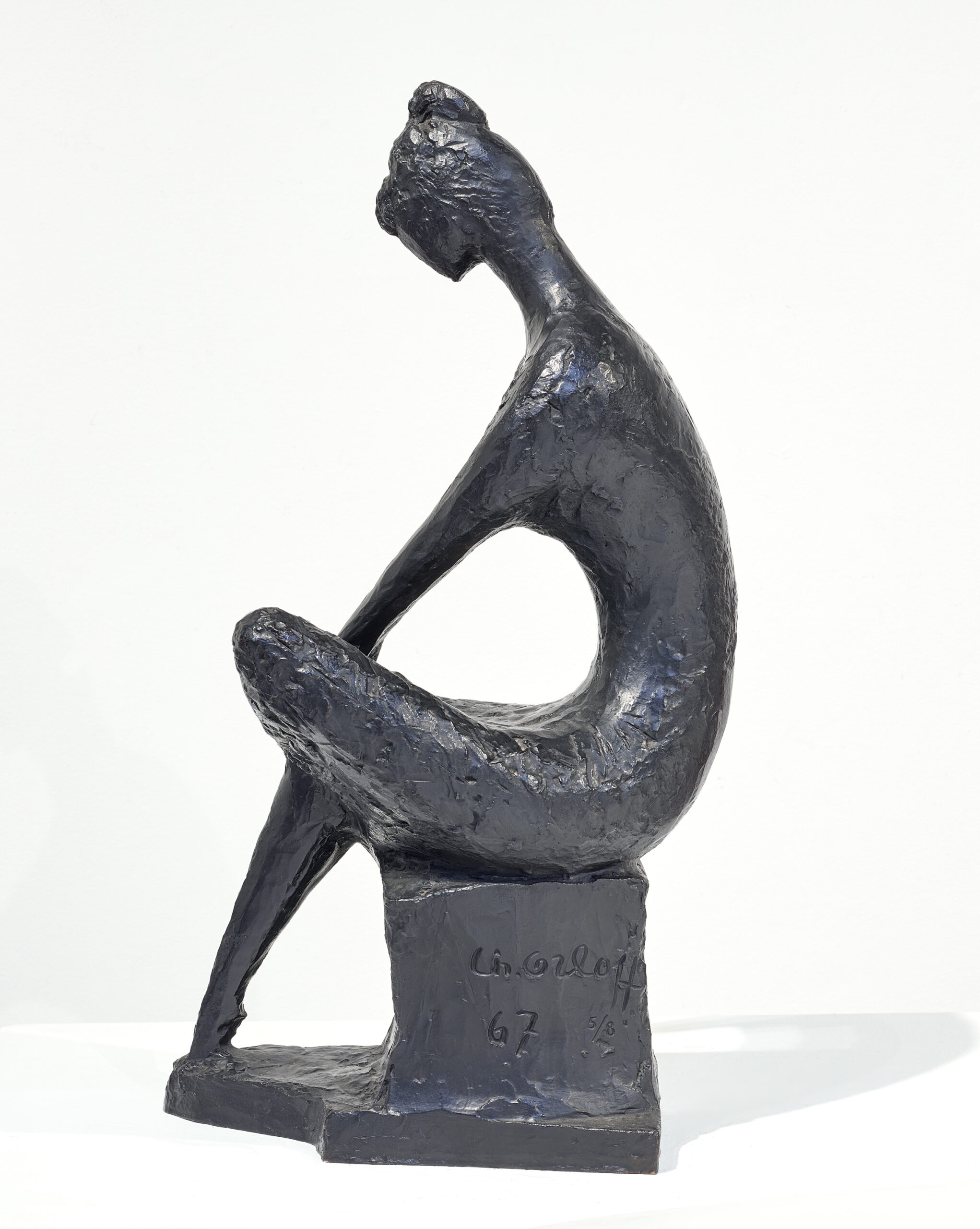 SEATED DANCER