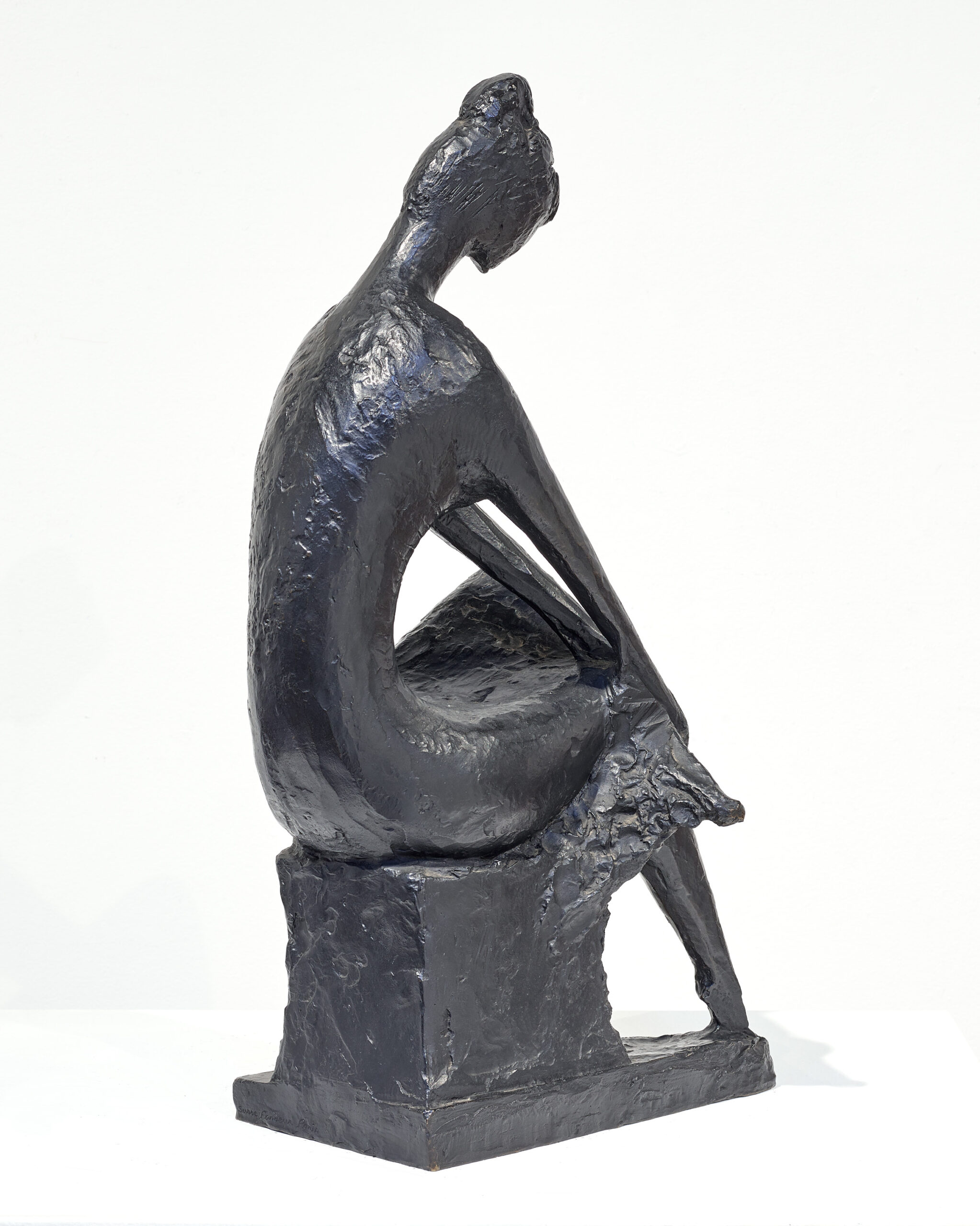 SEATED DANCER