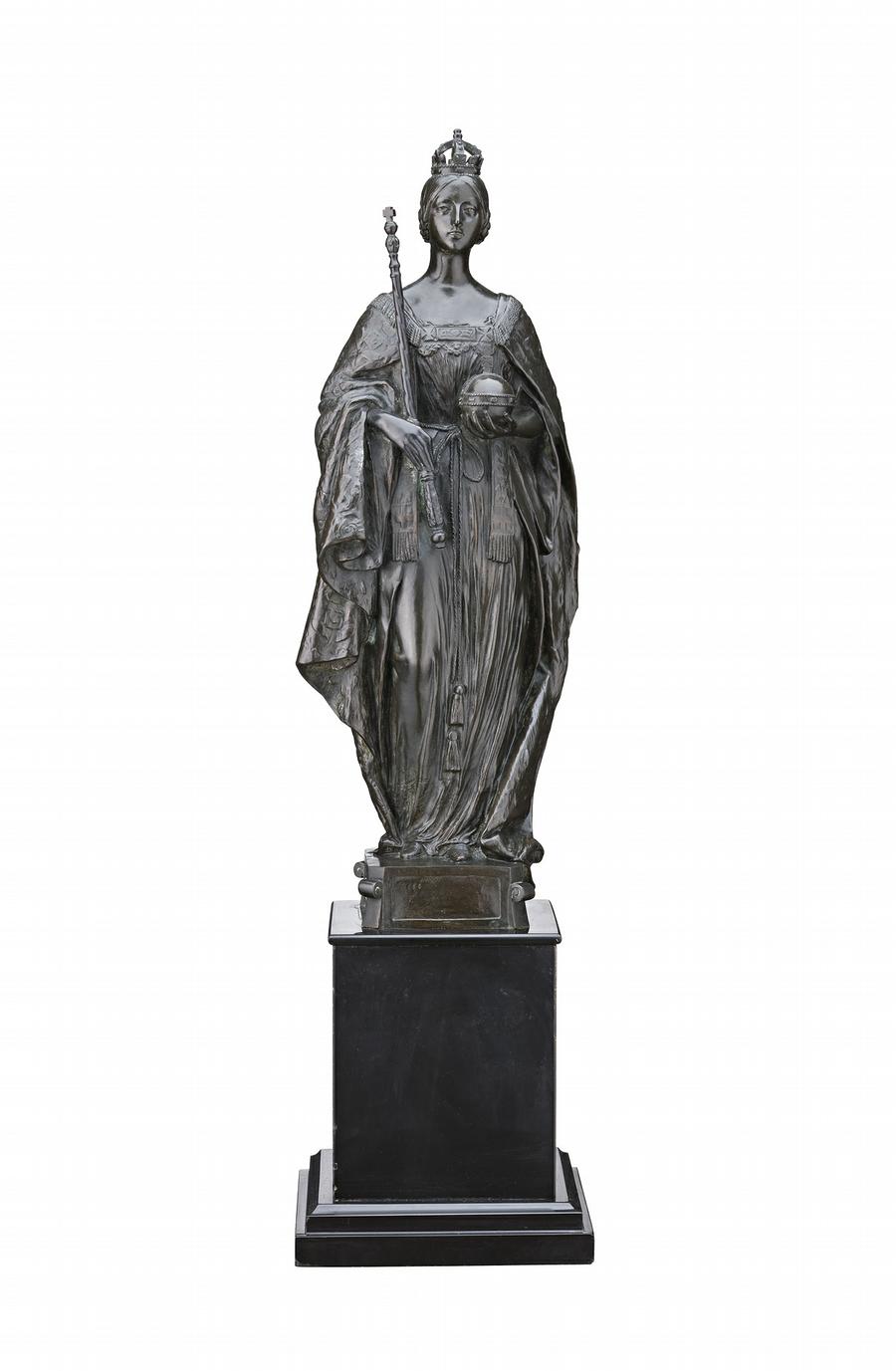 QUEEN VICTORIA IN HER CORONATION ROBES