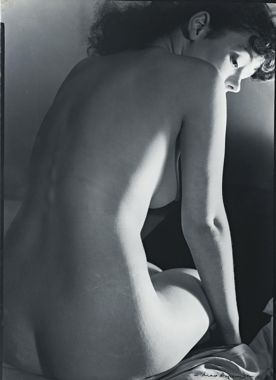 NUDE
