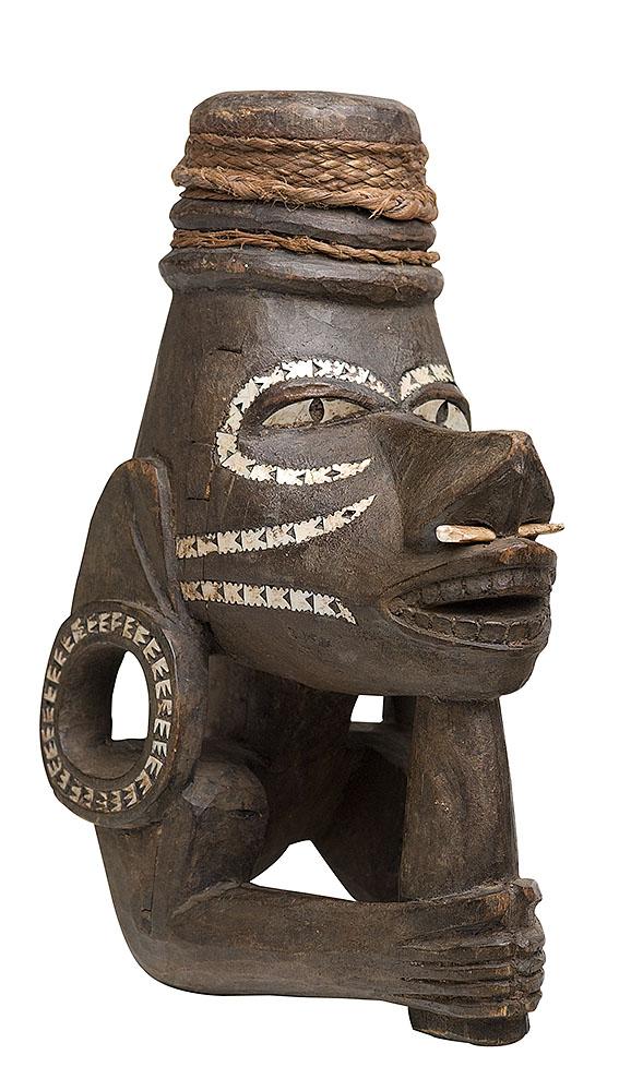 A CANOE PRAU ORNAMENT NGUZU NGUZU