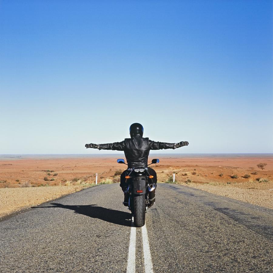 APPROACH TO MUNDI MUNDI: SILVERTON ROAD / MUNDI MUNDI