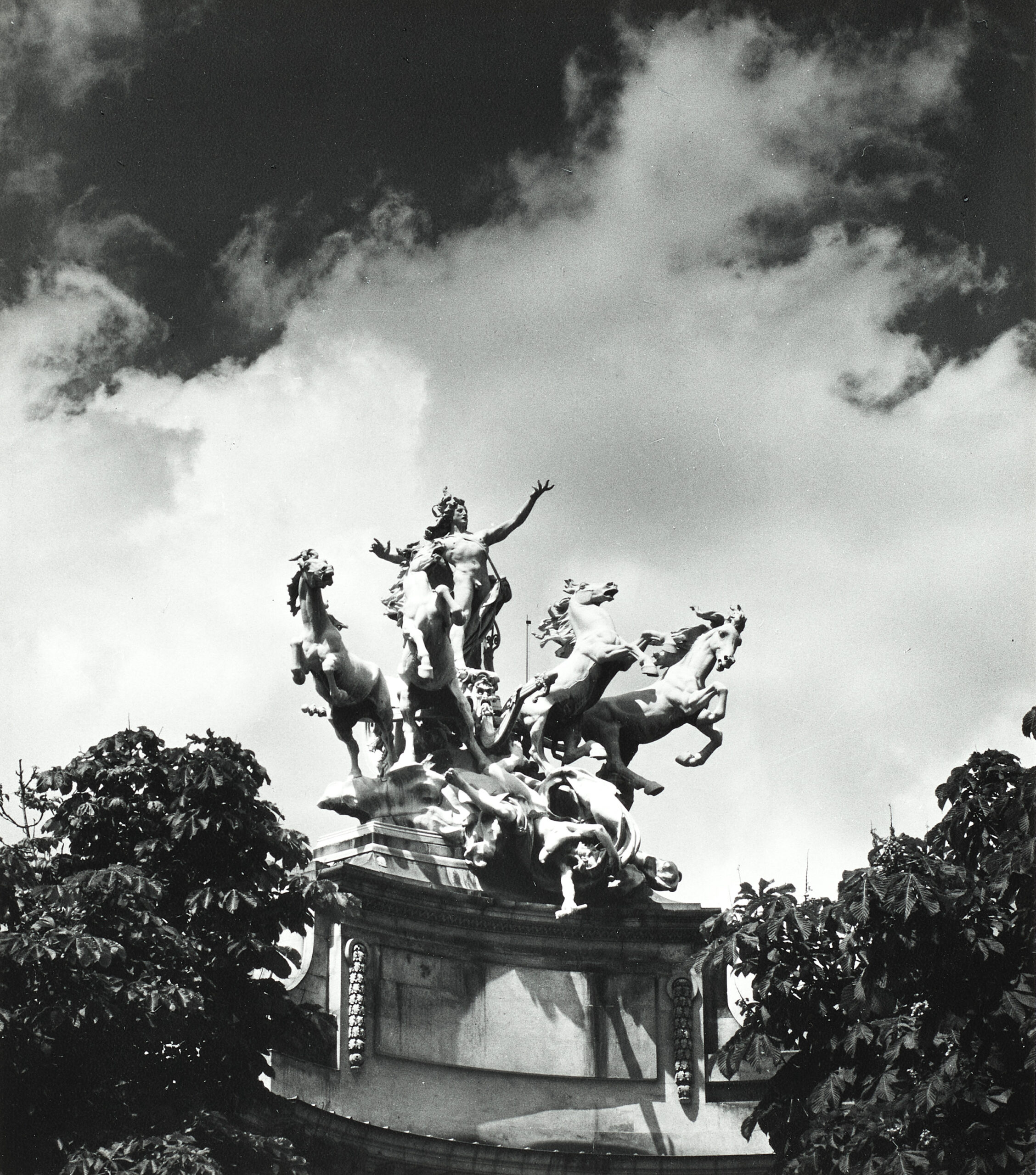 CHRISTMAS CARD WITH STATUE PHOTO